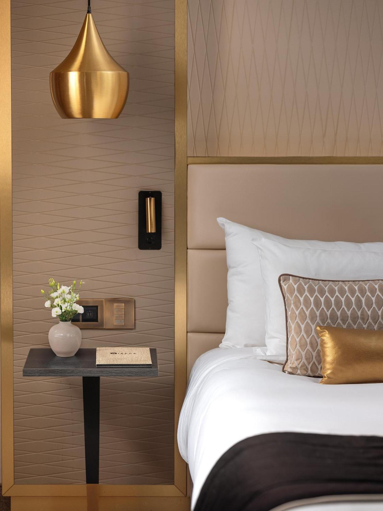 מלון Niepce Paris, Curio Collection By Hilton מראה חיצוני תמונה